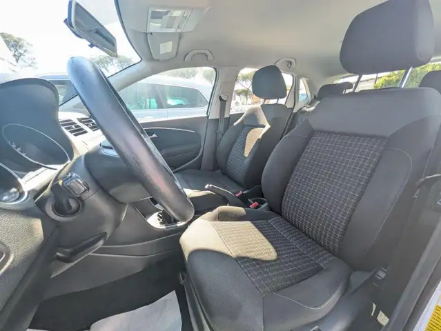 Volkswagen Polo view 10