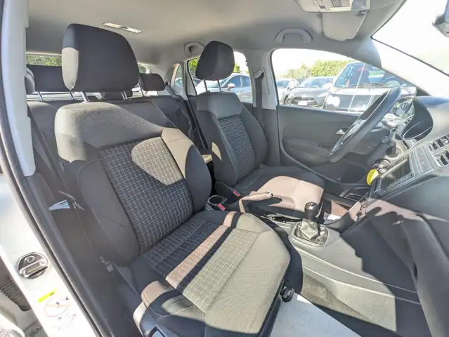 Volkswagen Polo view 11