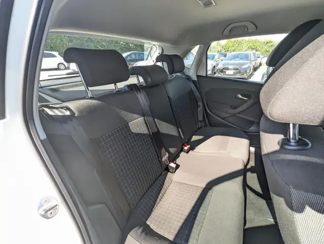 Volkswagen Polo view 12