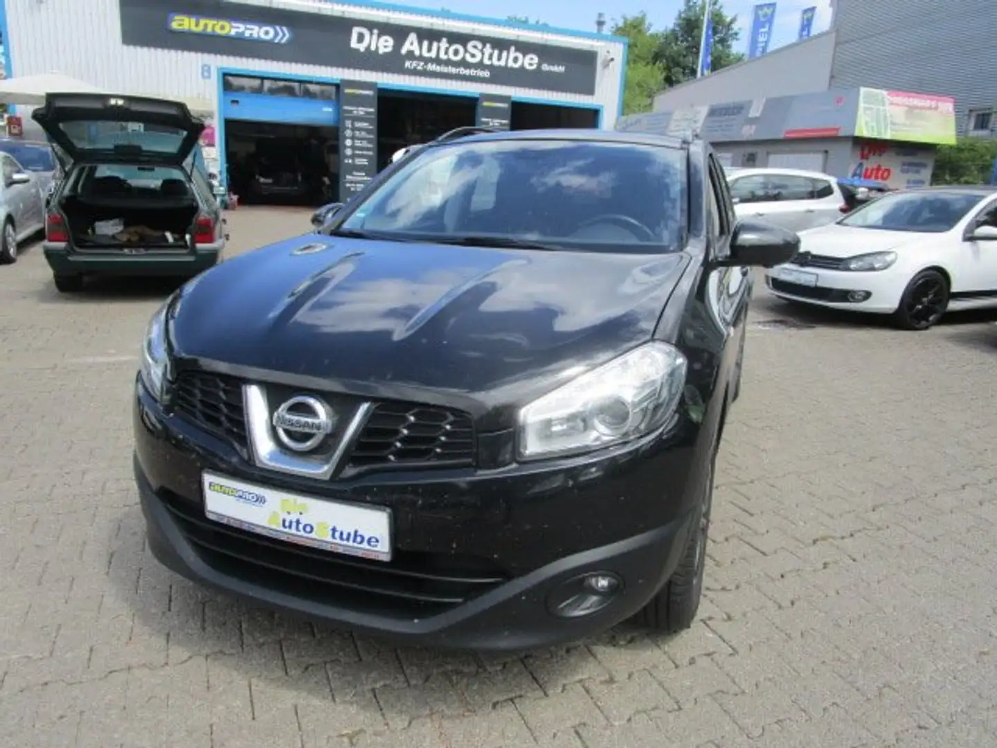 Nissan Qashqai 360 Schwarz - 1