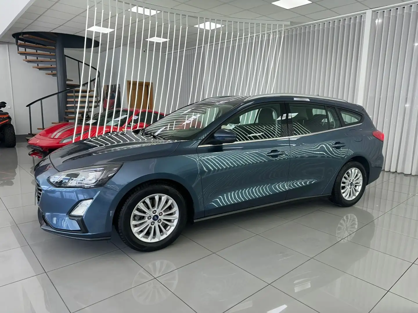 Ford Focus Sportbreak 1.5Ecoblue Titanium Azul - 2