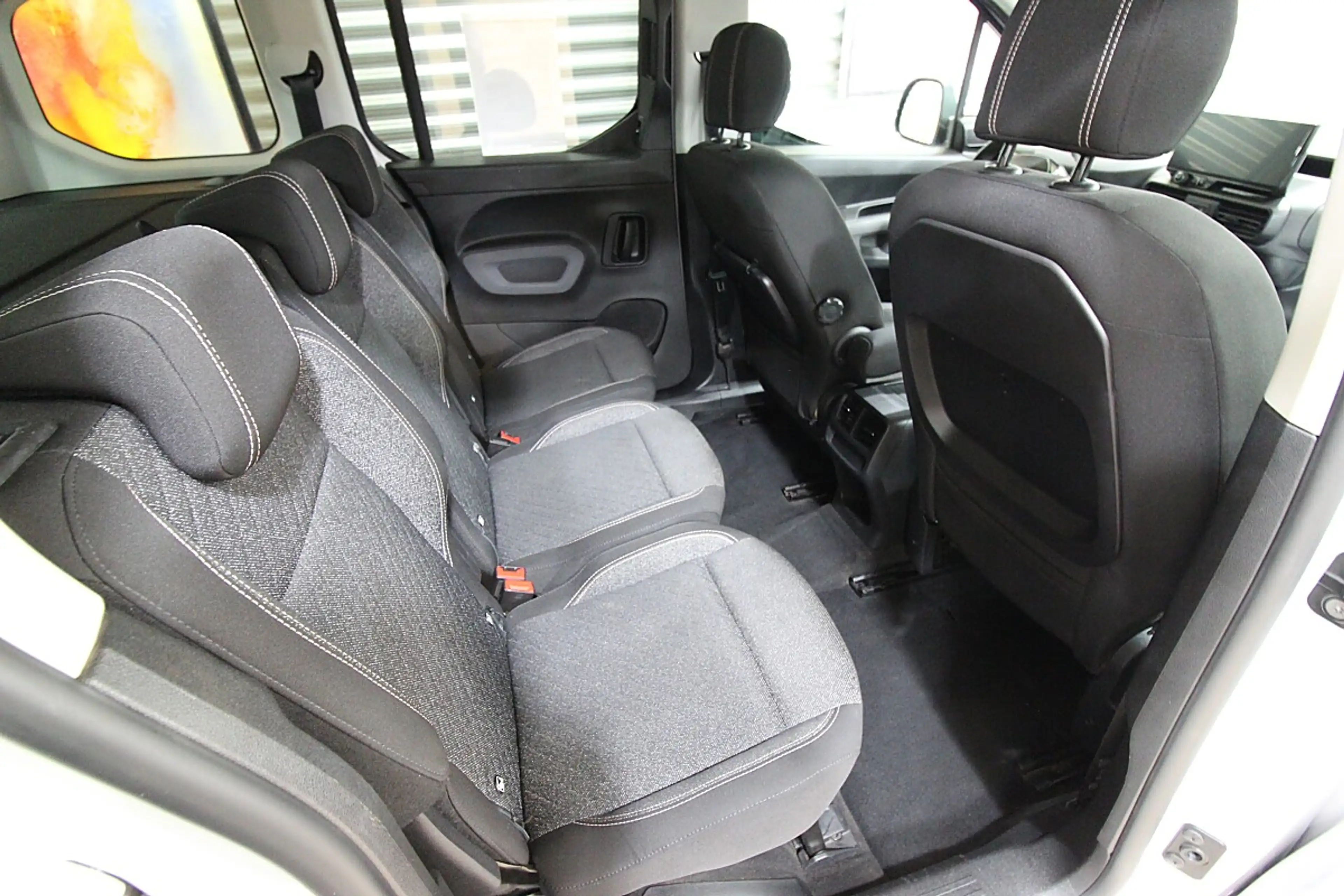 Peugeot Rifter Standard BlueHDI 100 S&S Allure 6-Gang-Manuell — photo 8