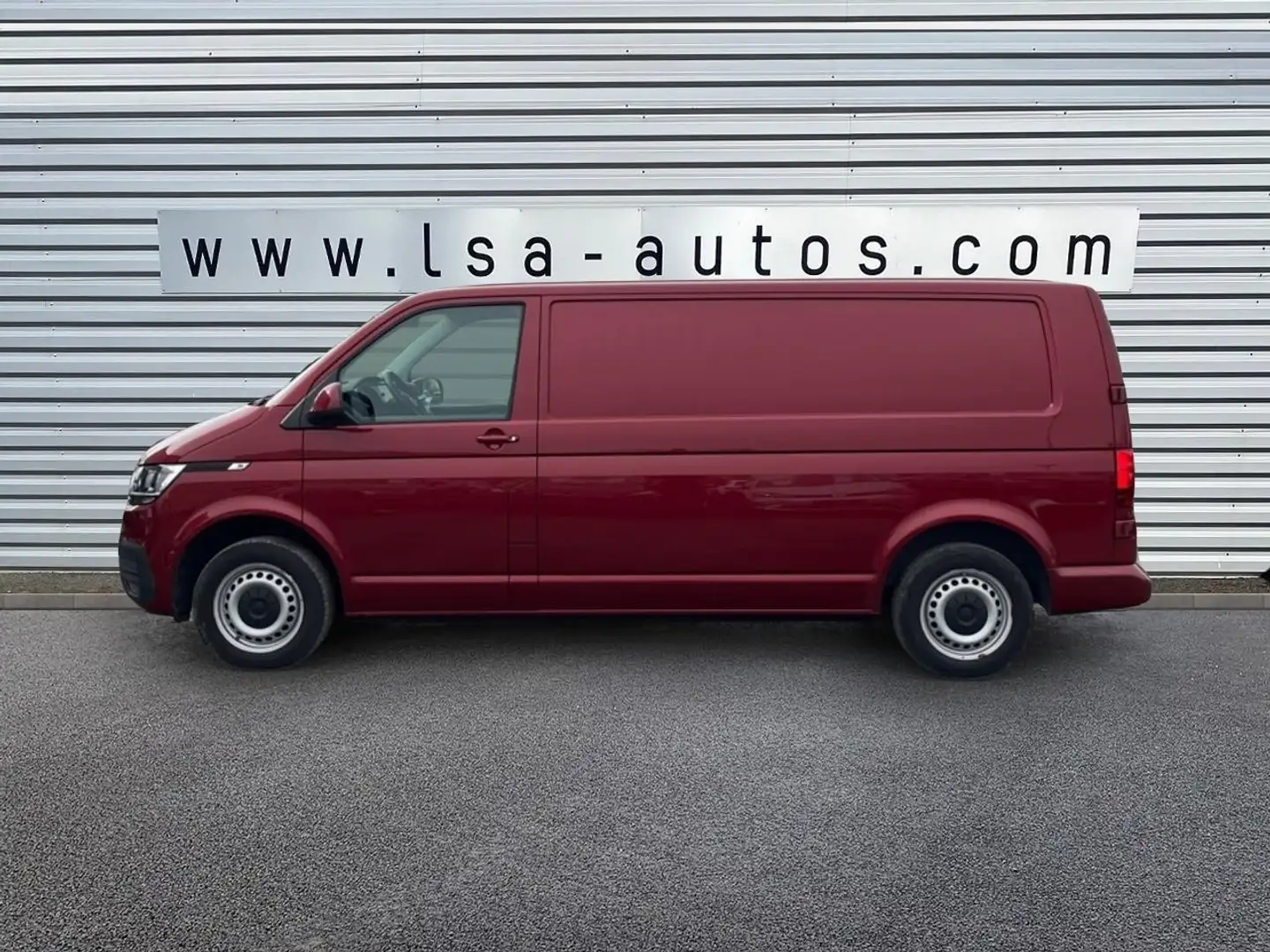 Volkswagen Transporter L2H1 3.0T 2.0 TDI 150 Fourgon Tôlé Business Line P Rood - 2