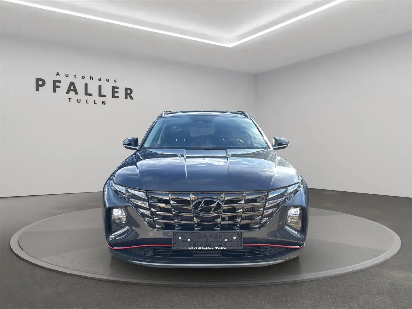 Hyundai TUCSON Tucson 1,6 T-GDI 2WD 48V Trend Line DCT Grau - 2