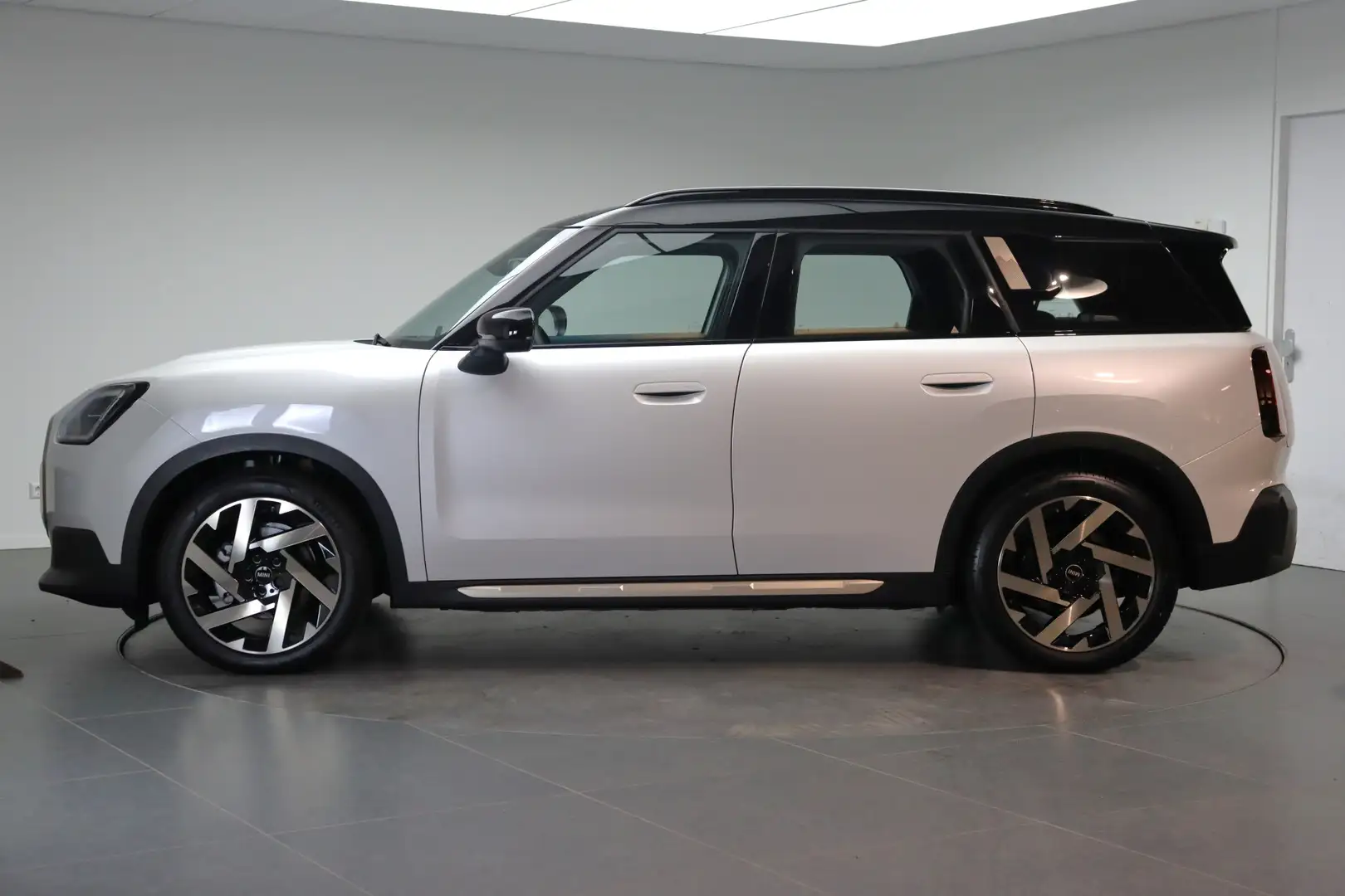 MINI Countryman E / Favoured / Pakket S / 19" Kaleido Spoke 2-tone Белый - 2