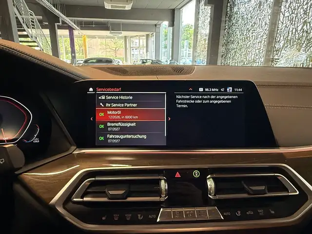 BMW X5 view 20