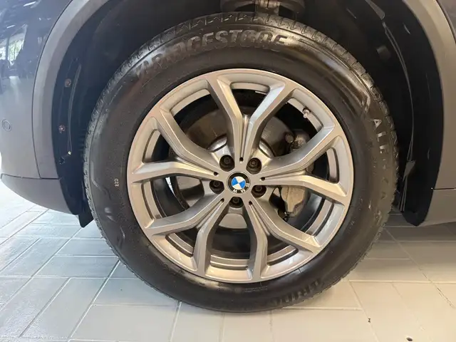 BMW X5 view 10
