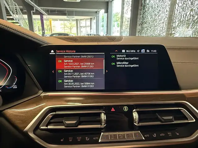 BMW X5 view 23