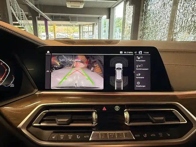 BMW X5 view 18