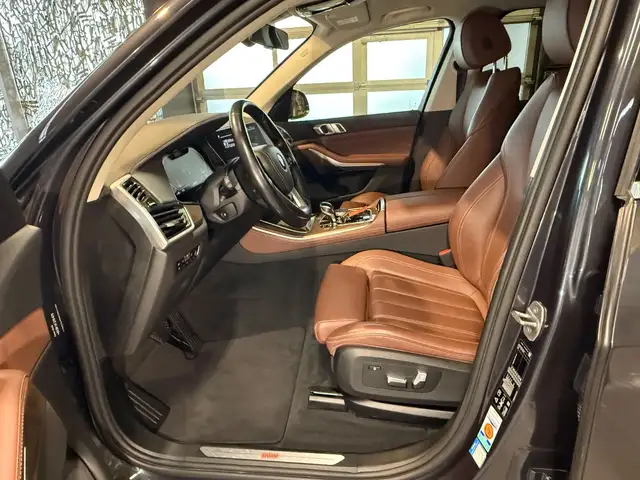BMW X5 view 11