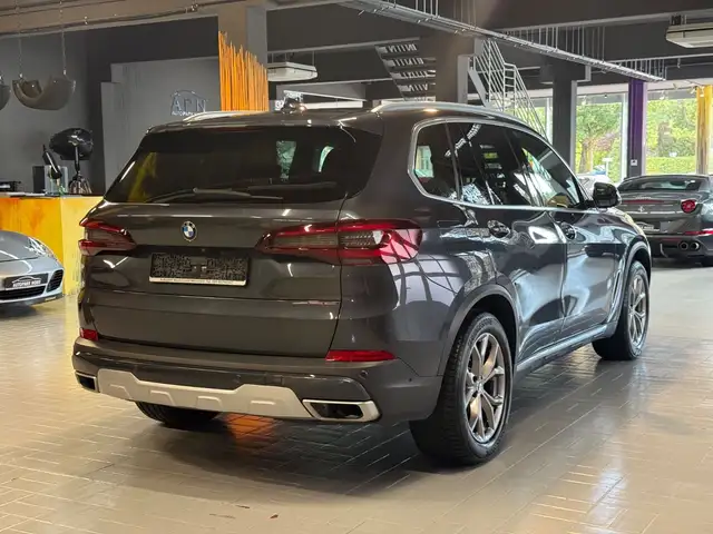 BMW X5 view 7