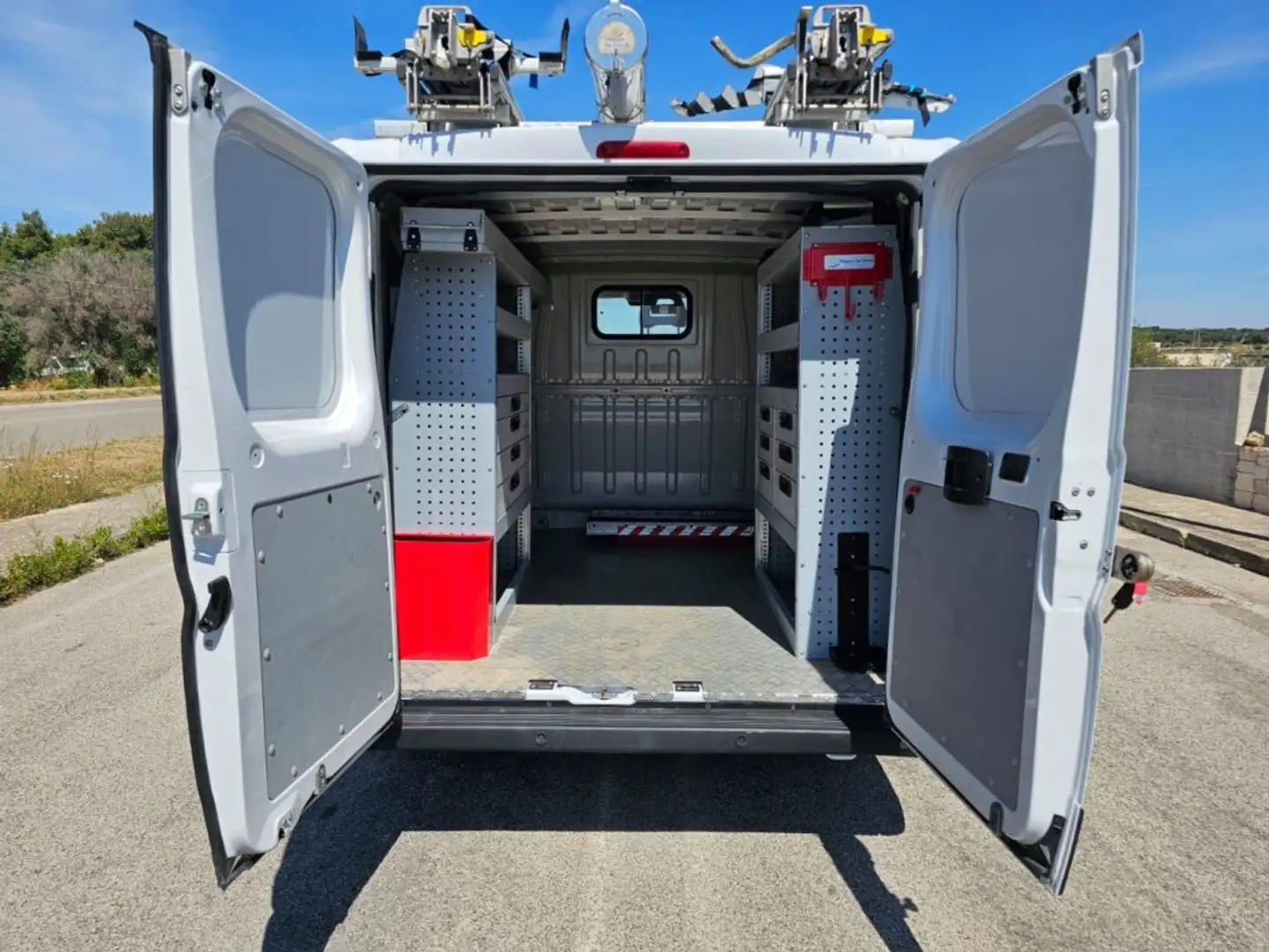 Fiat Ducato 28 2.3 MJT 120CV PC-TN Furgone ALLESTITO OFFICINA Blanc - 1