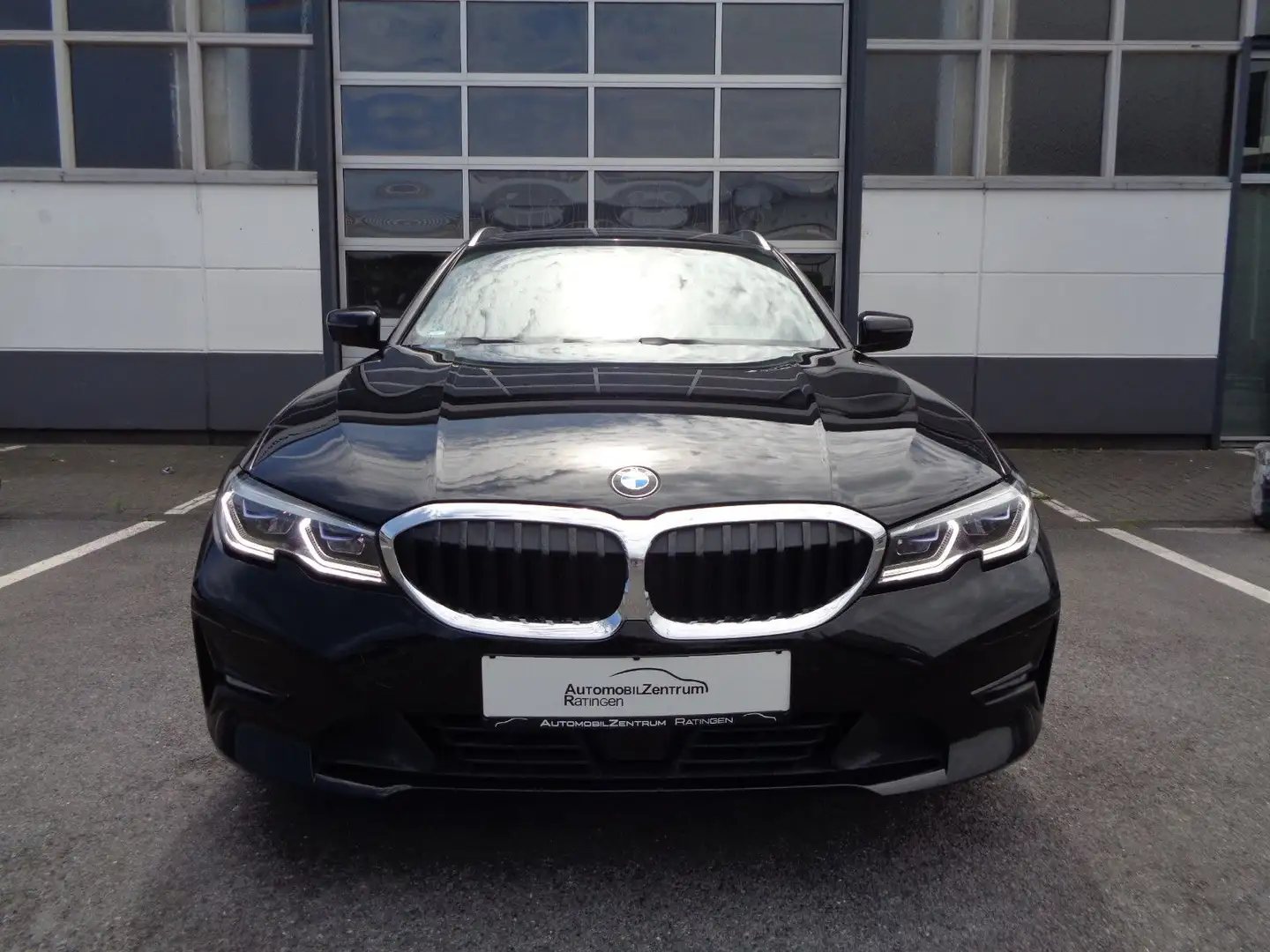 BMW 320 d Touring Steptronic *1.HAND*LASER*NAVI*ALU* Negro - 2