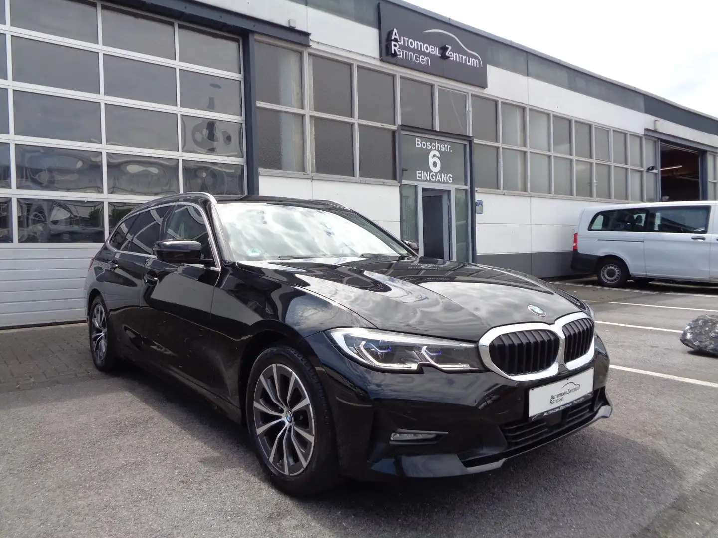 BMW 320 d Touring Steptronic *1.HAND*LASER*NAVI*ALU* Negro - 1