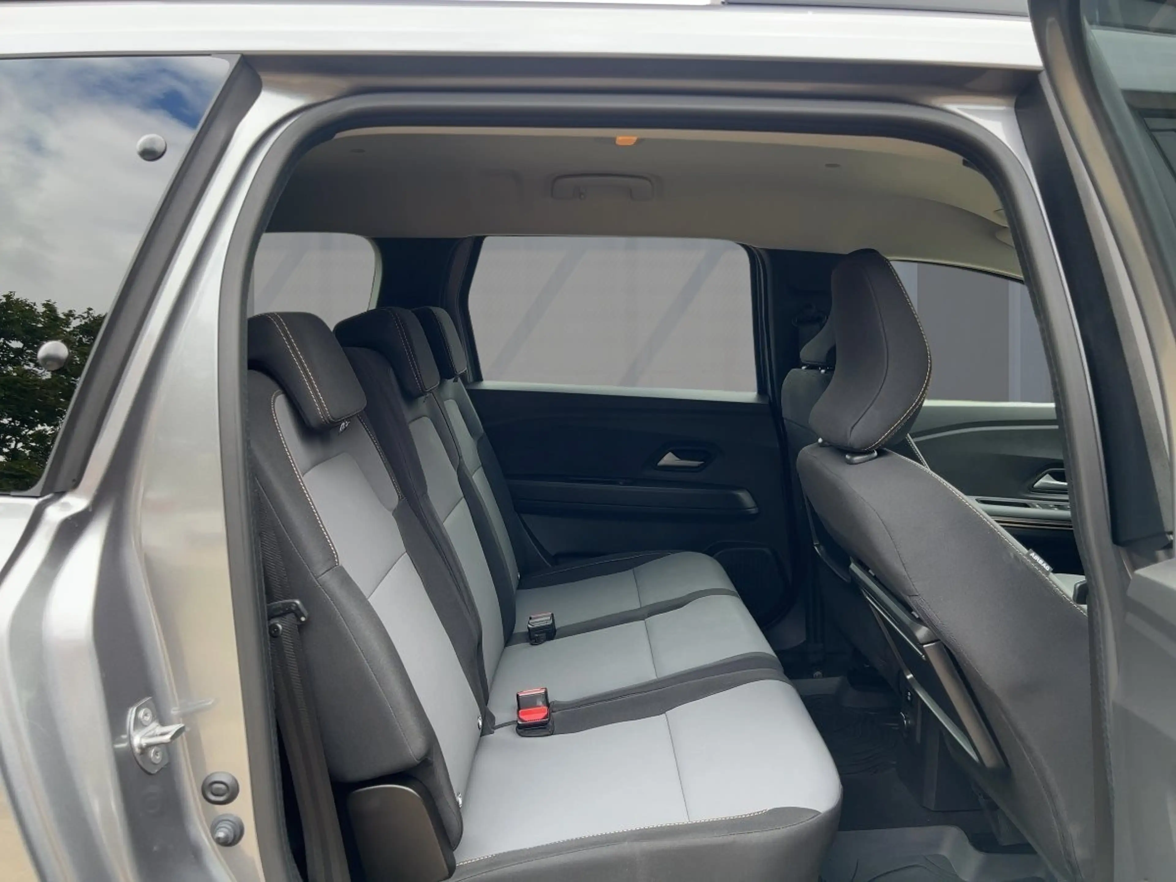 Dacia Jogger 1.0 TCe 110 Extreme 7-Sitzer — photo 9