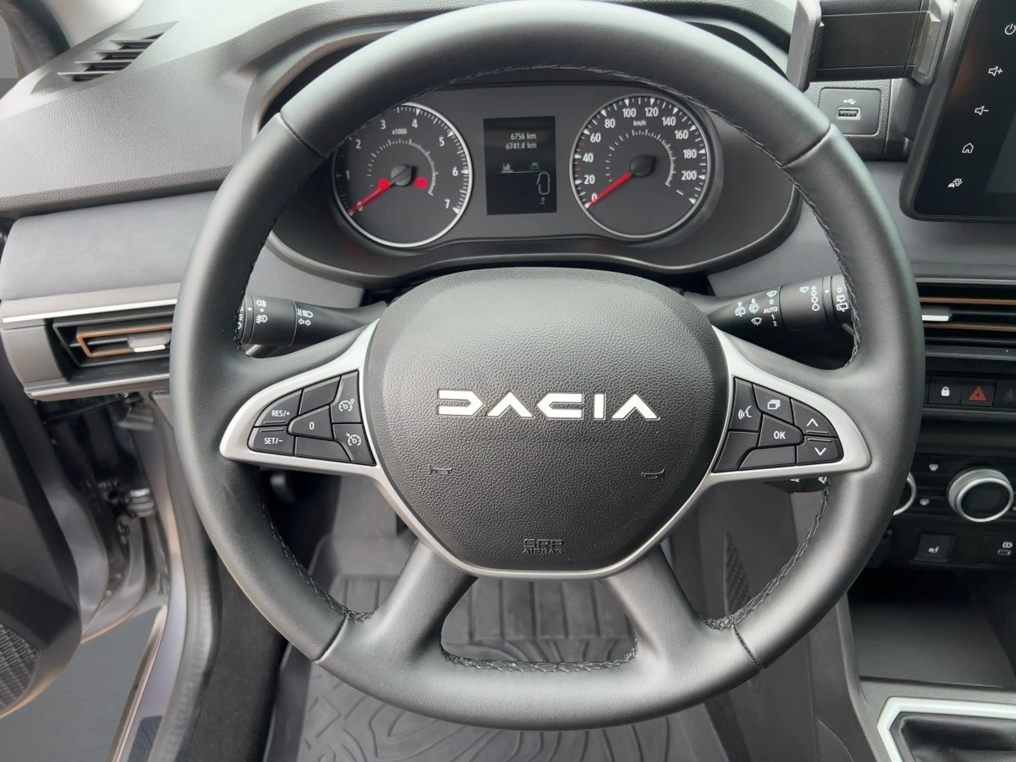 Dacia Jogger 1.0 TCe 110 Extreme 7-Sitzer — photo 11