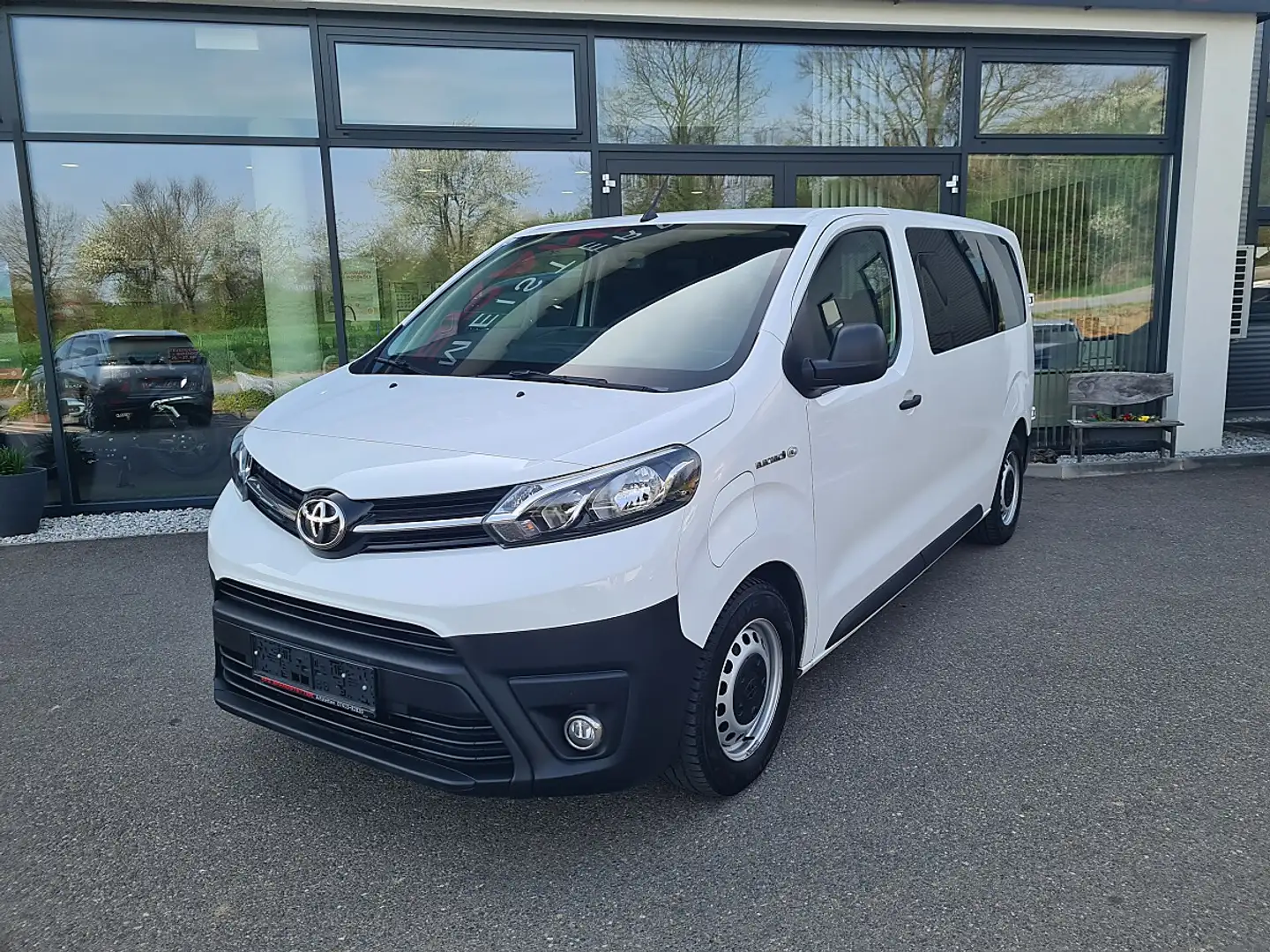 Toyota Proace Pro Ace Electric 50kW L1 Medium ProWork Weiß - 2