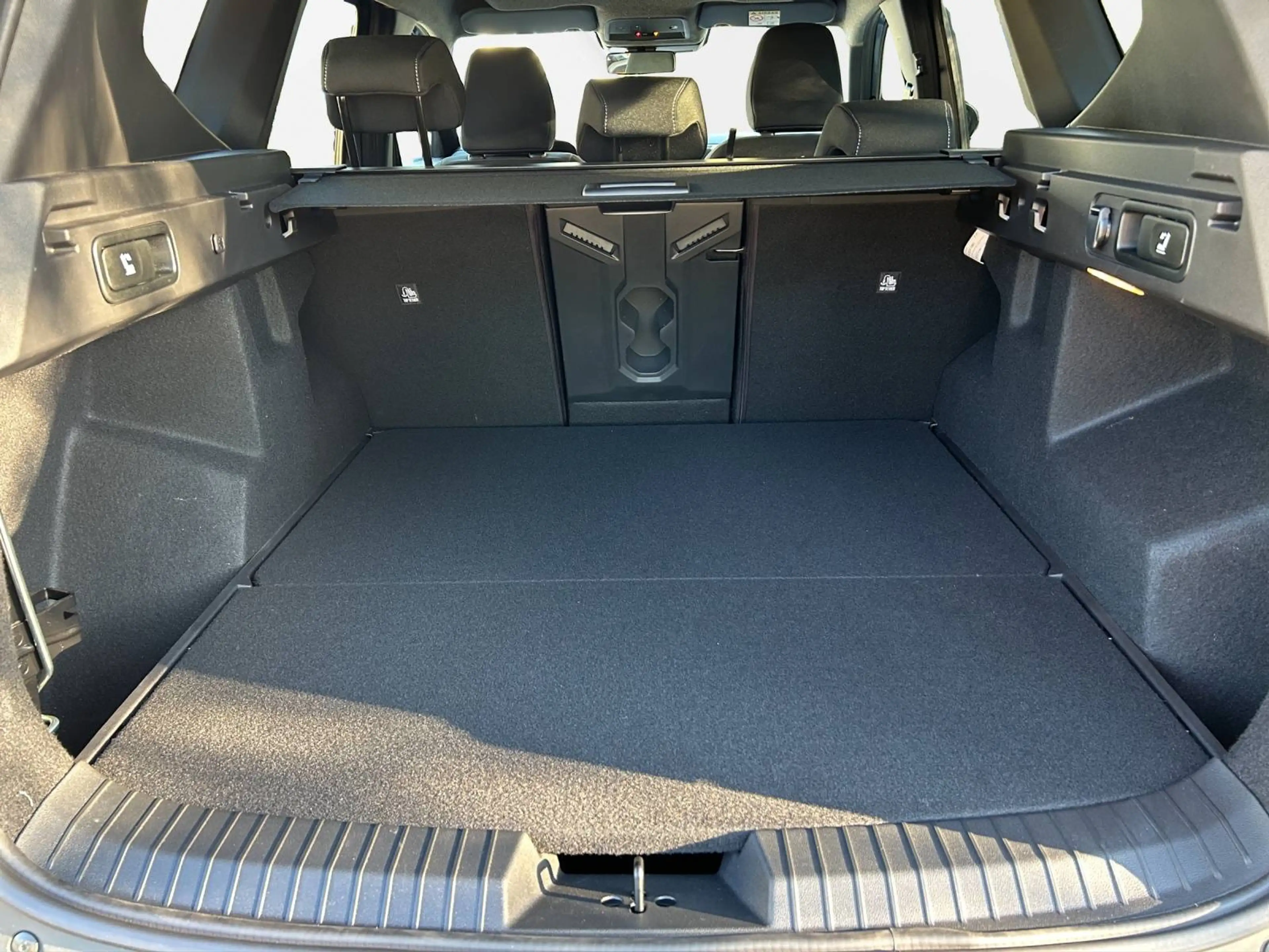 Dacia Bigster Hybrid 155 Journey el. Heckklappe, AHK — photo 11