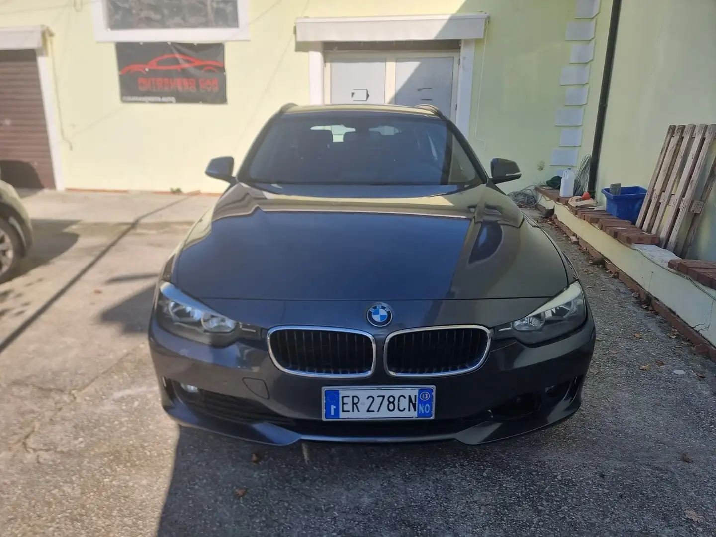 BMW 318 318d Touring Business auto - 1