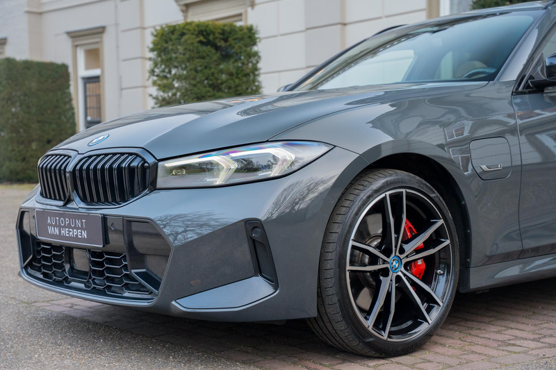 BMW 330 3-serie Touring 330e High Executive TREKHAAK | PAN — photo 11