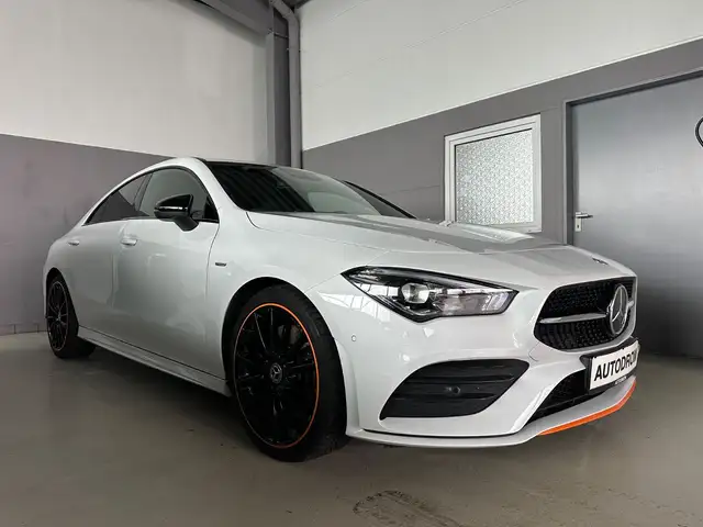 Mercedes-Benz CLA 220 Orange Edition1/AMG-Line/Kamera
