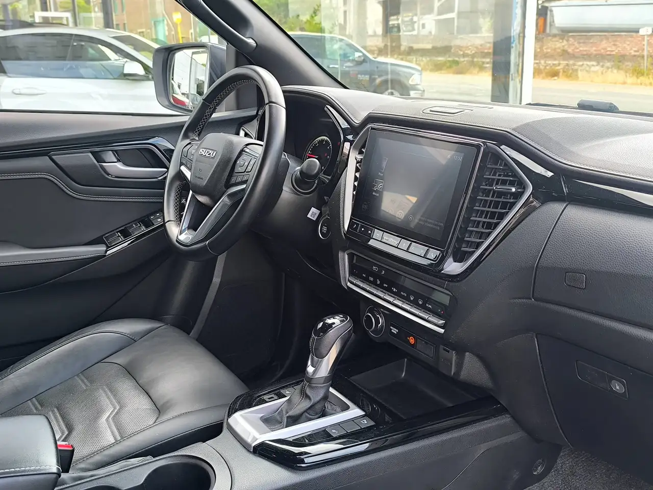 Isuzu D-Max 2024 — фото 12