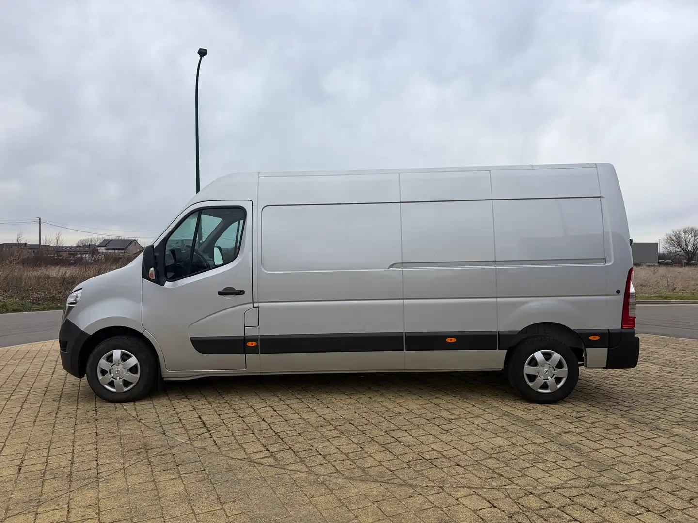 Renault Master L3H2 150cv / Garantie 2028 / 22719€ htva Argent - 2