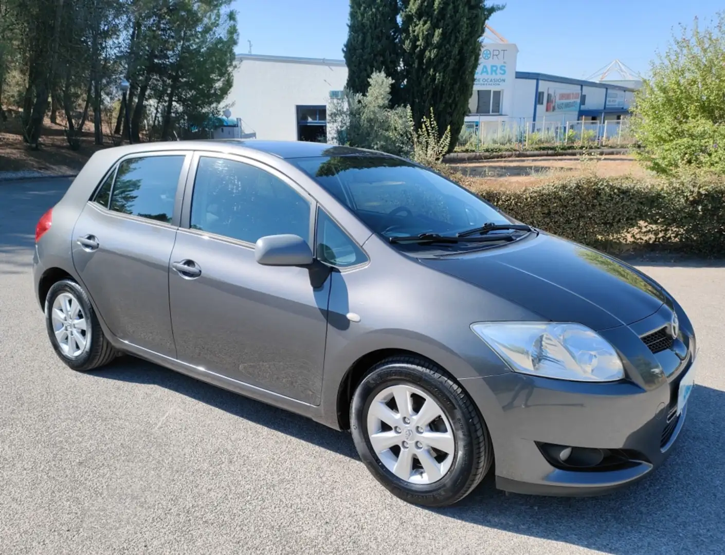 Toyota Auris 1.4D-4D Gris - 2