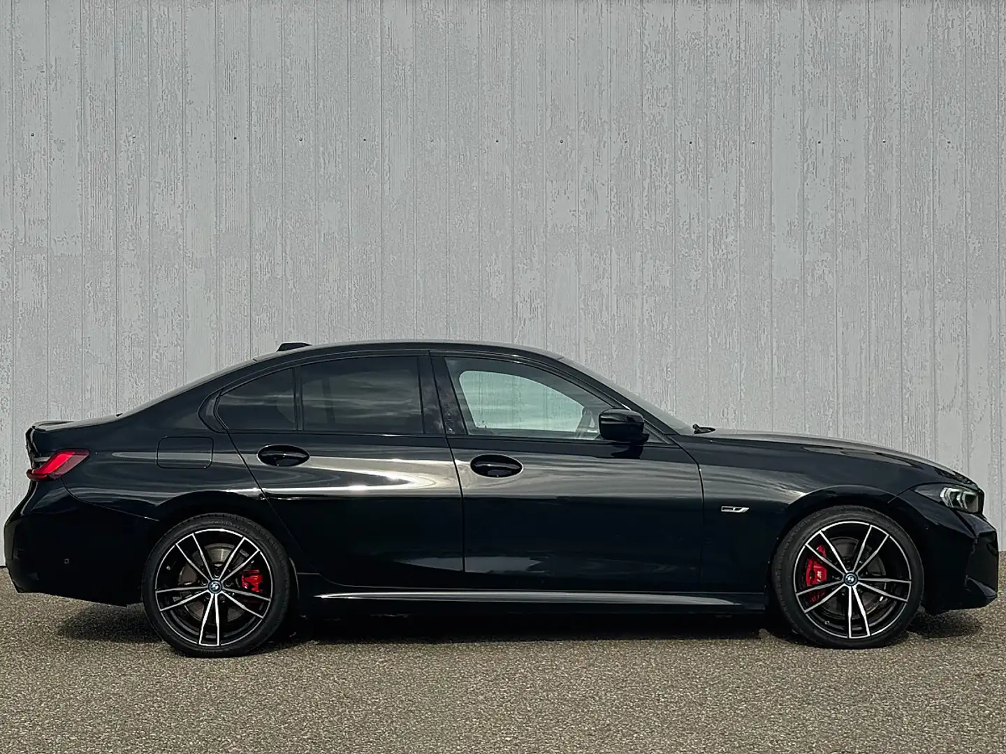 BMW 330 e xDrive Aut. Widescreen, M-Paket Pro Schwarz - 2