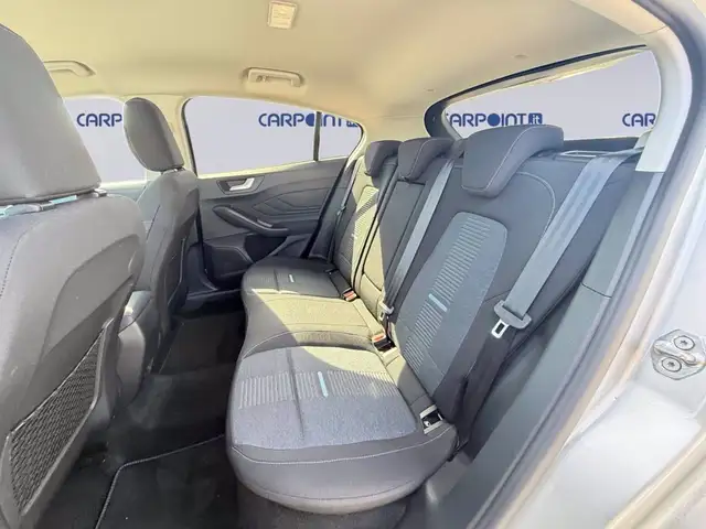 Ford Focus view 13