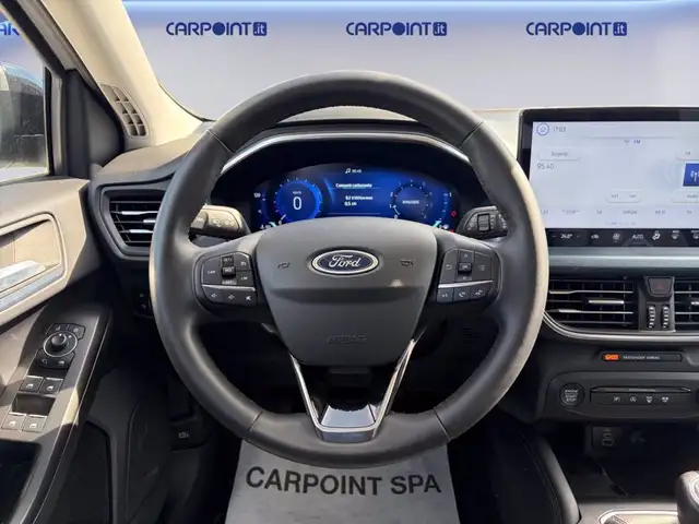 Ford Focus view 12