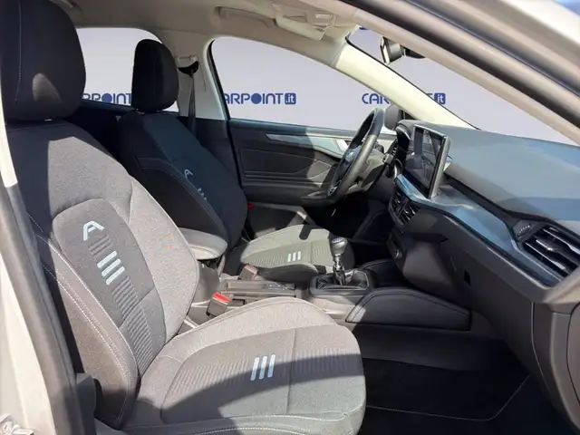 Ford Focus view 15