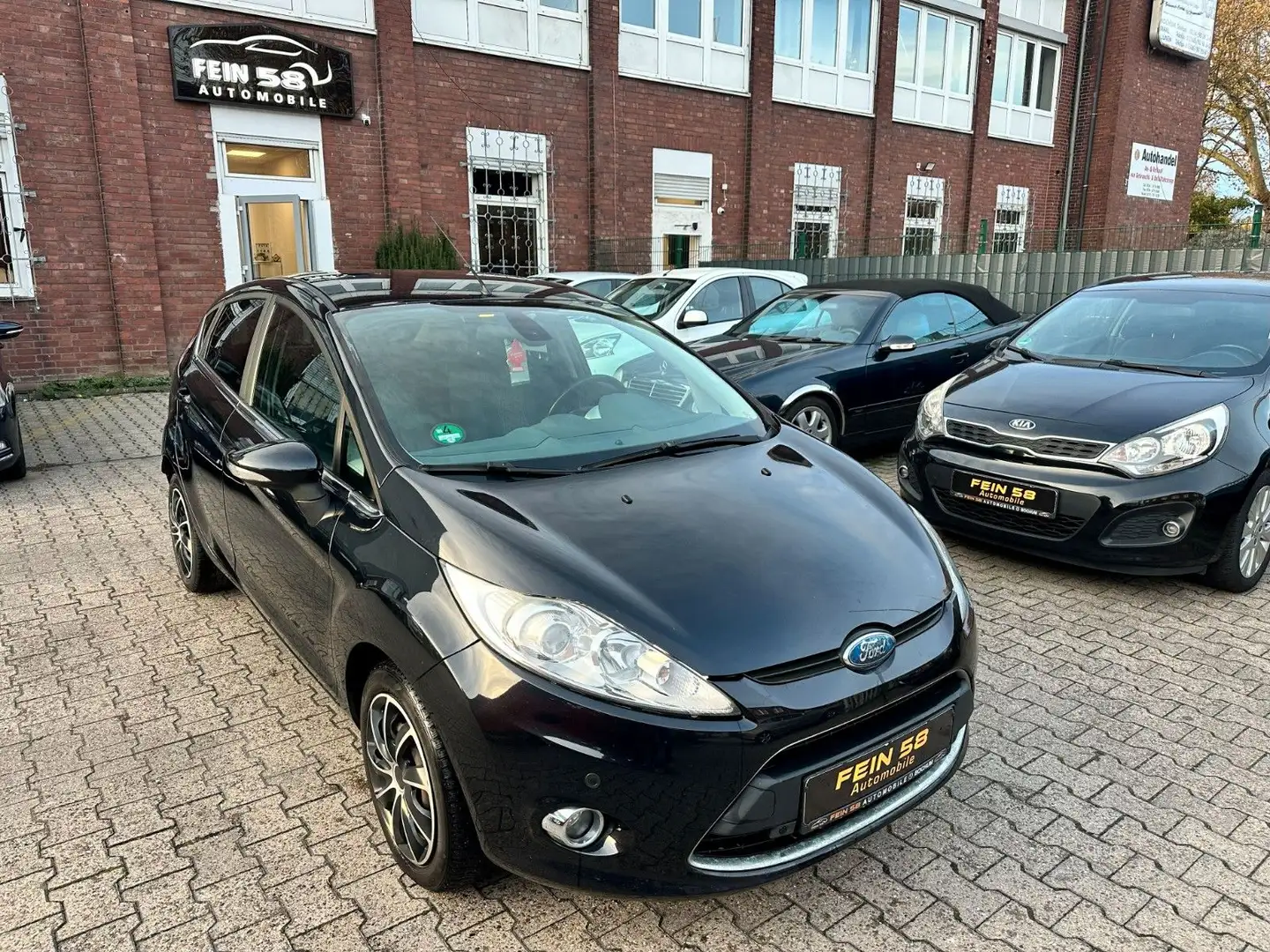 Ford Fiesta Titanium Schwarz - 1