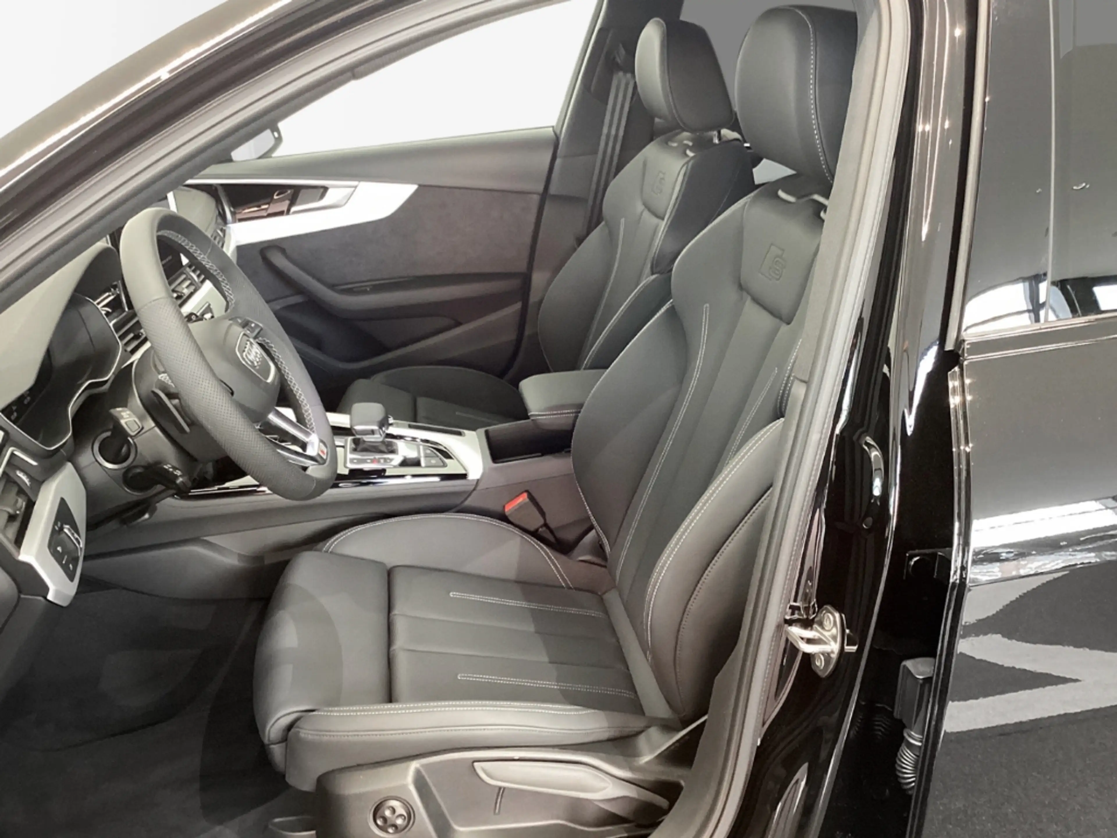 Audi A4 Avant S line 35TFSI s tronic Matrix-LED ACC 360 Ka — photo 3
