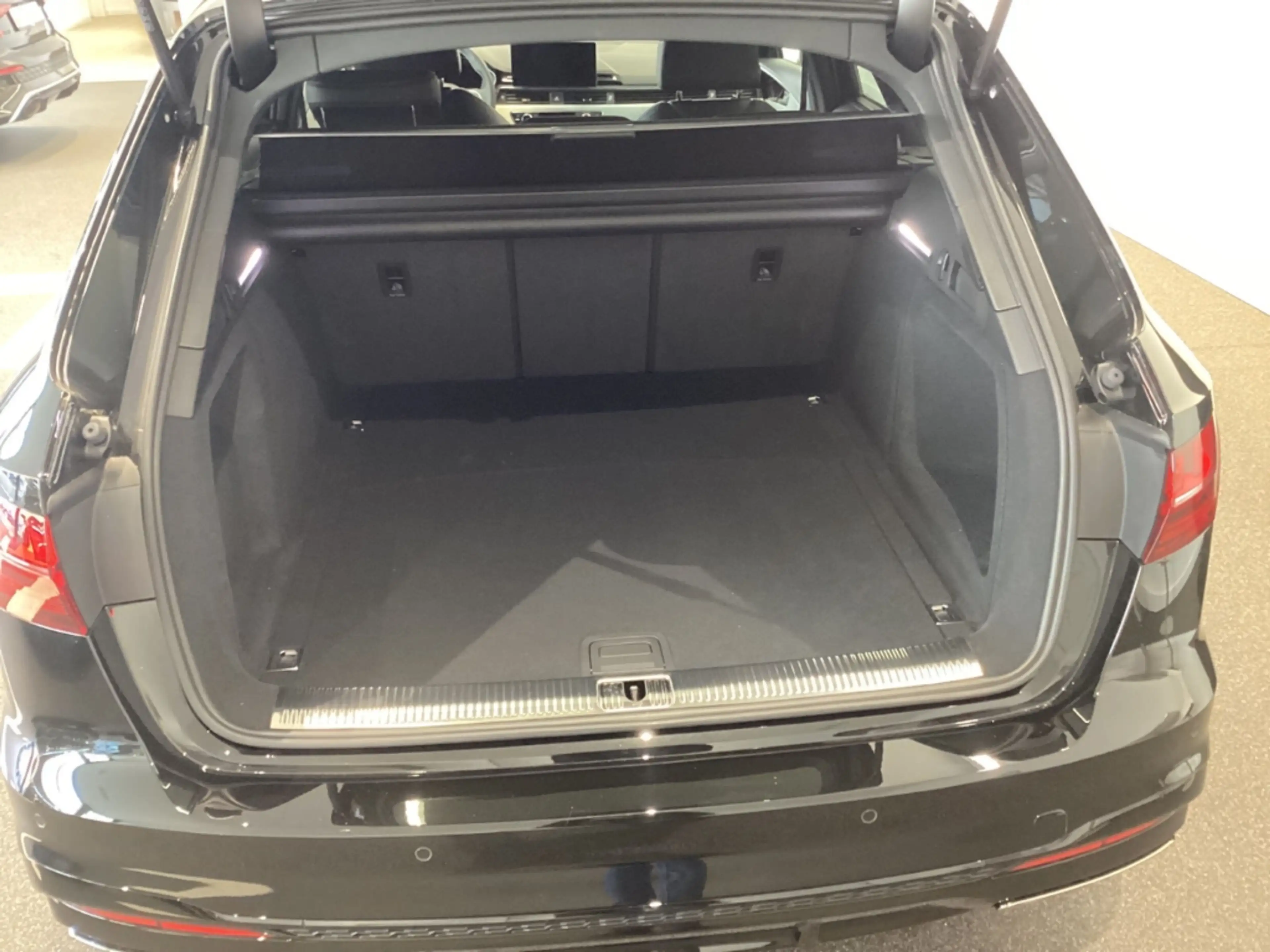 Audi A4 Avant S line 35TFSI s tronic Matrix-LED ACC 360 Ka — photo 9