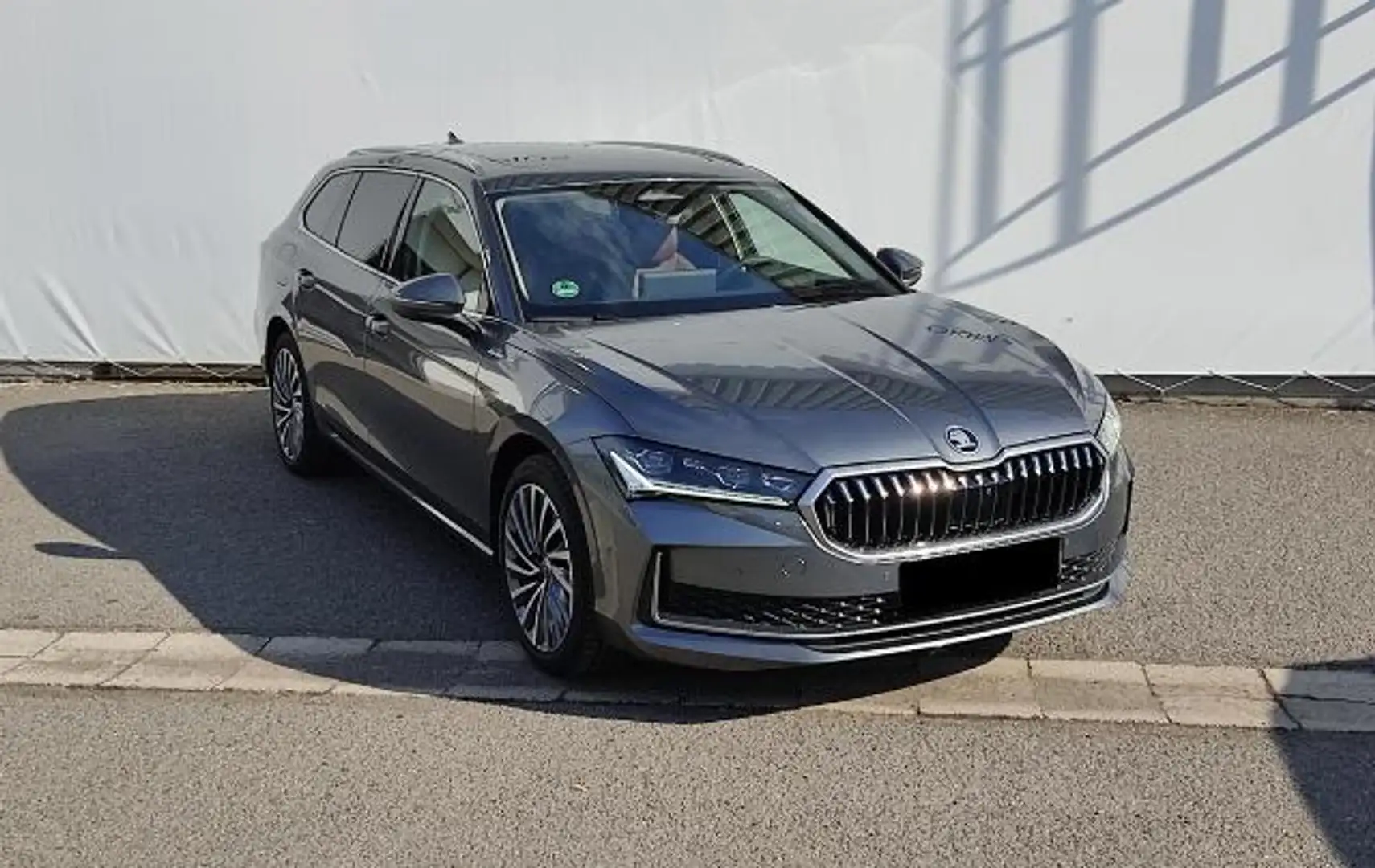 Skoda Superb Combi 2.0 TDI L&K 4x4 Head Up Grau - 2