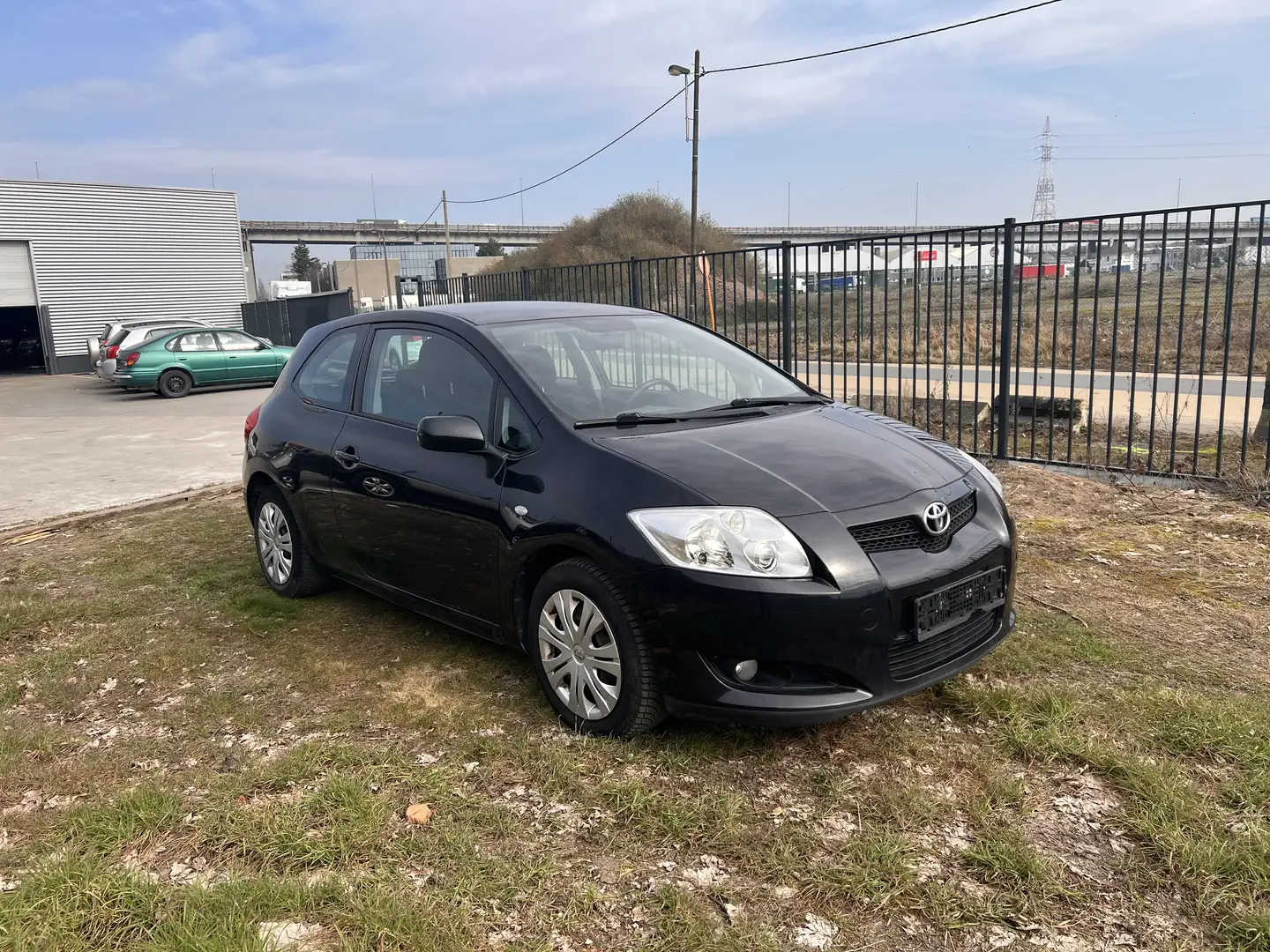 Toyota Auris 1.4i VVT-i Linea Luna Grau - 1