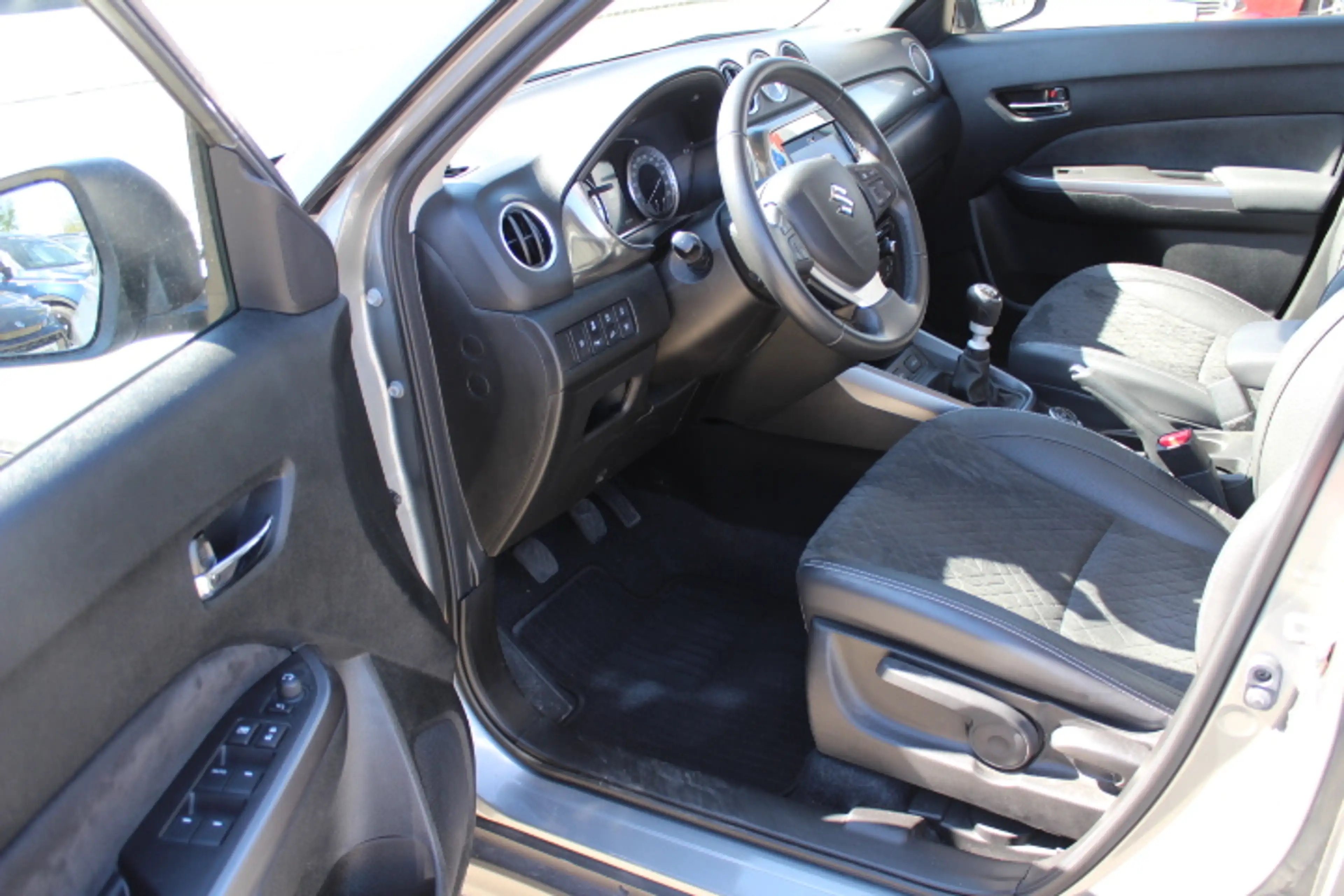 Suzuki Vitara Vitara 1.4 Boosterjet Hybrid Allgrip Comfort — photo 9