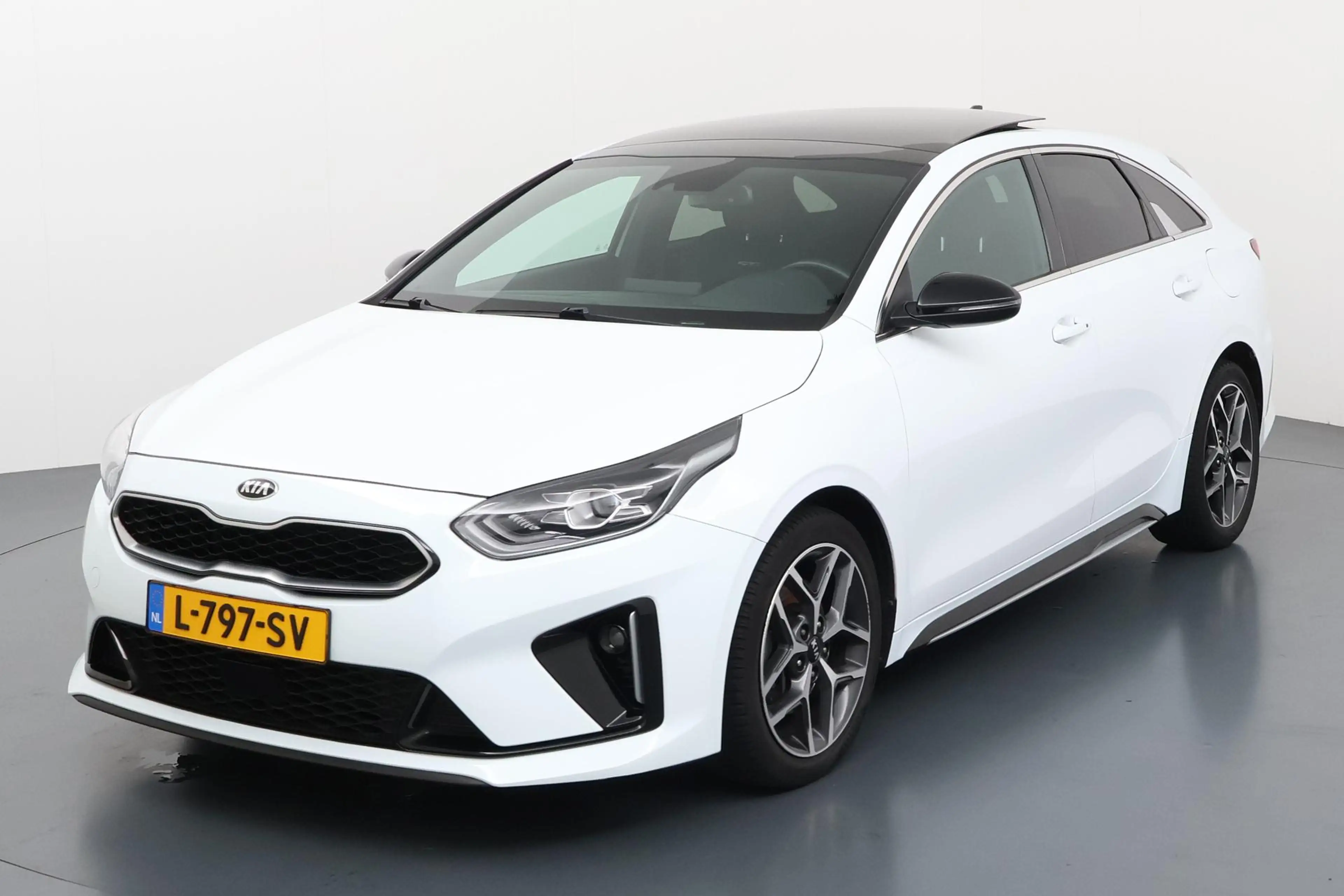 Kia ProCeed / pro_cee'd 1.5 T-GDI GT-Line Sportief design met een vleugje — photo 6