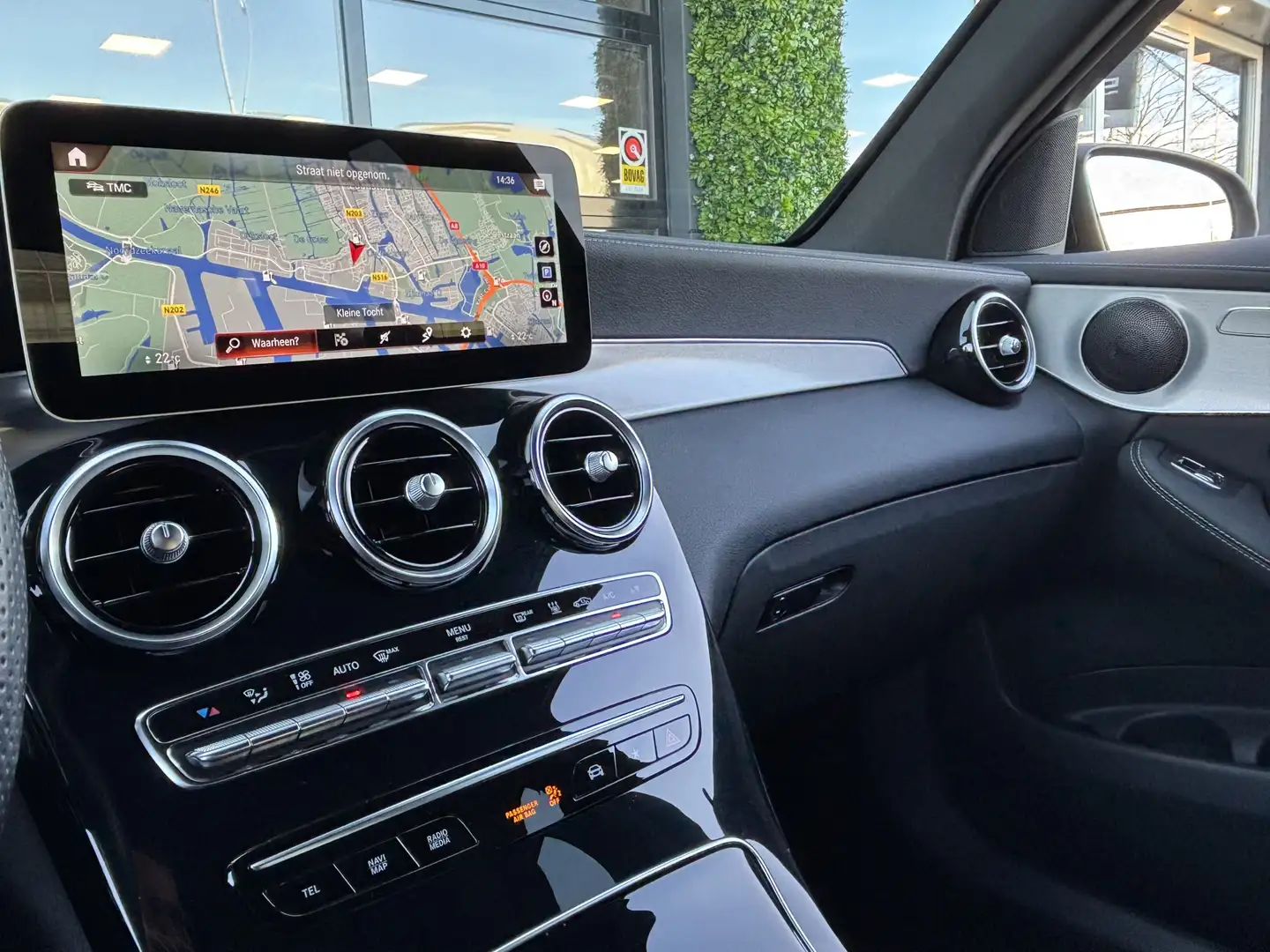Mercedes-Benz GLC 300 300de 4MATIC AMG Night | Distronic | Carplay | BTW Blauw - 2