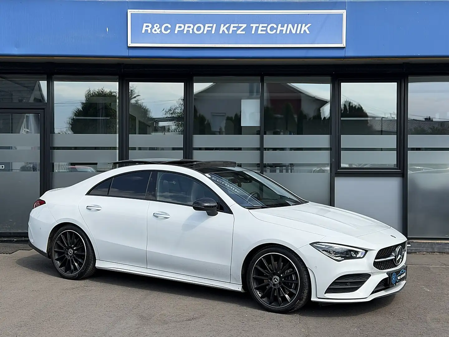 Mercedes-Benz CLA 200 d Aut. AMG LINE/PANO/RFK/BURMASTER/MEMORY/KEYLE... Weiß - 1