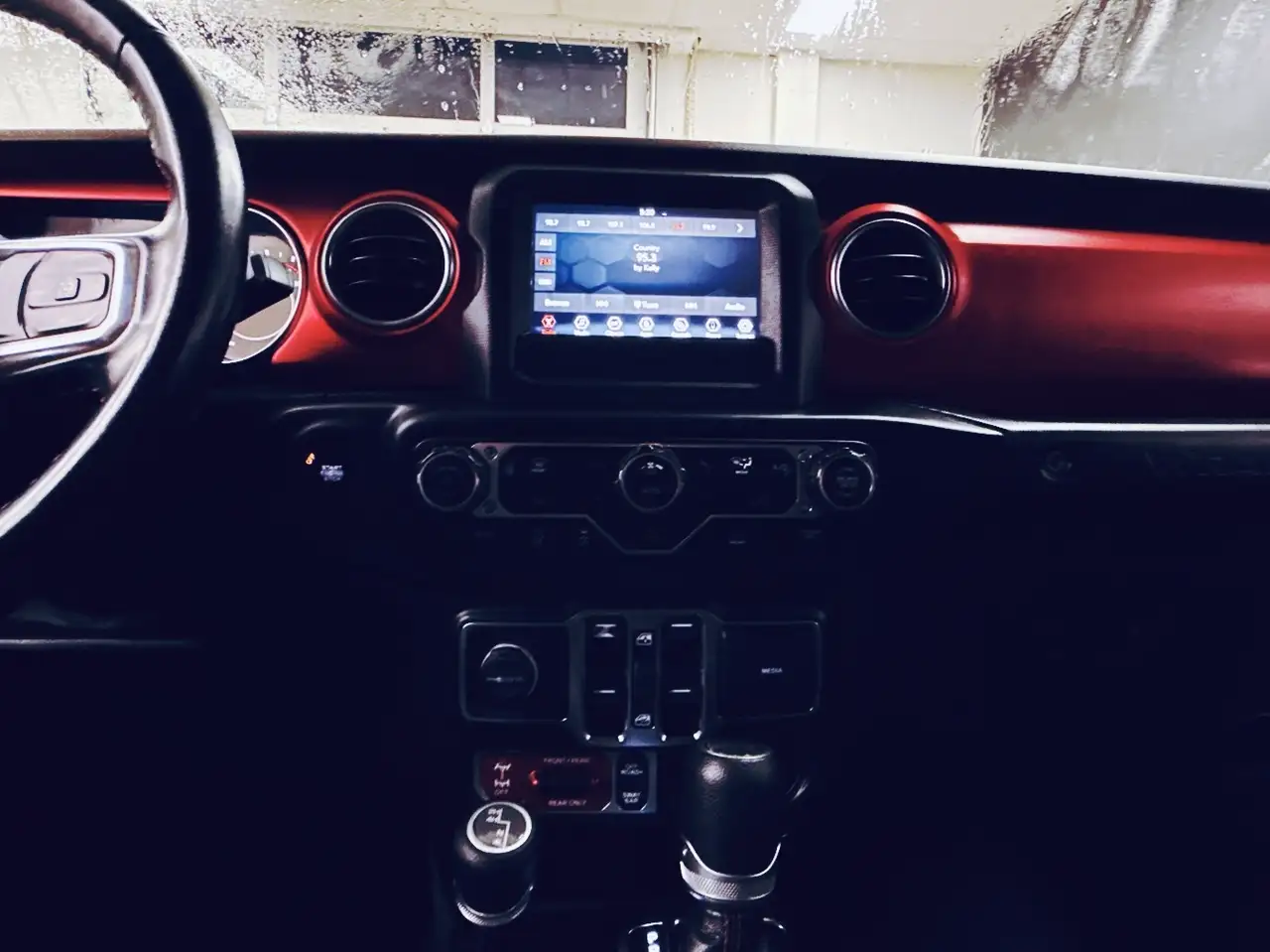 Jeep Wrangler снимка Jeep Wrangler