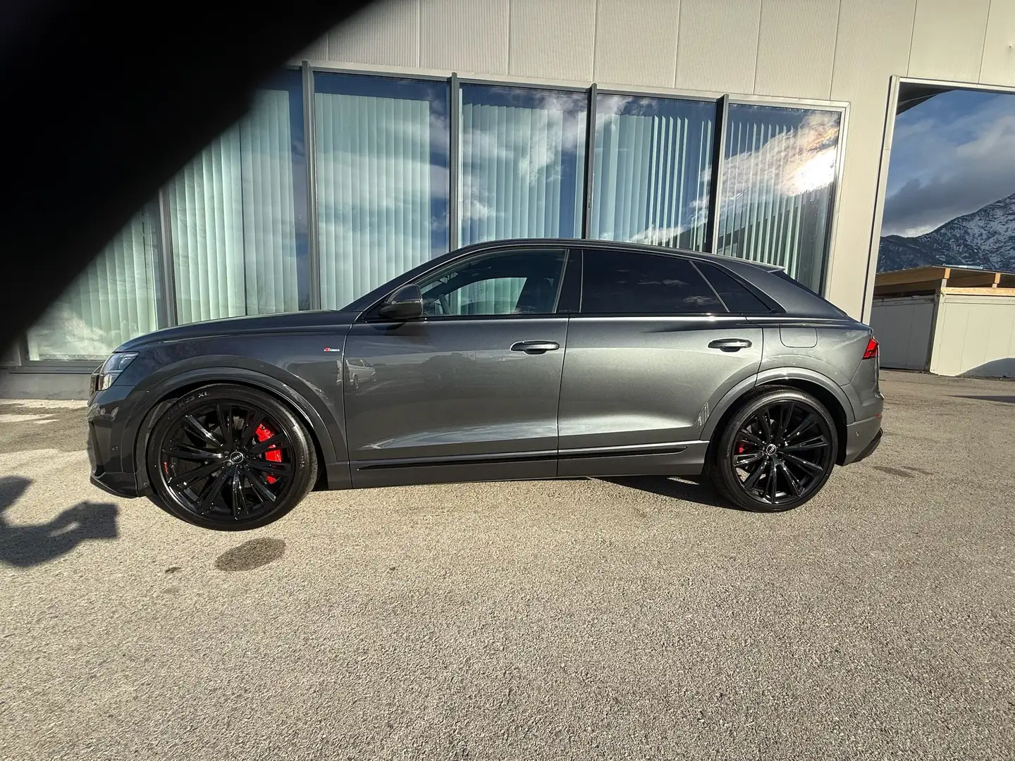 Audi Q8 Q8 55 TFSI e PHEV quattro Vollausstattung Grau - 2