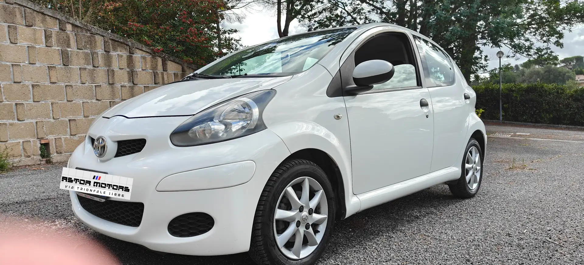 Toyota Aygo 5p 1.0 Sol Connect Navi Cerchi km100000 Euro5 Blanc - 2