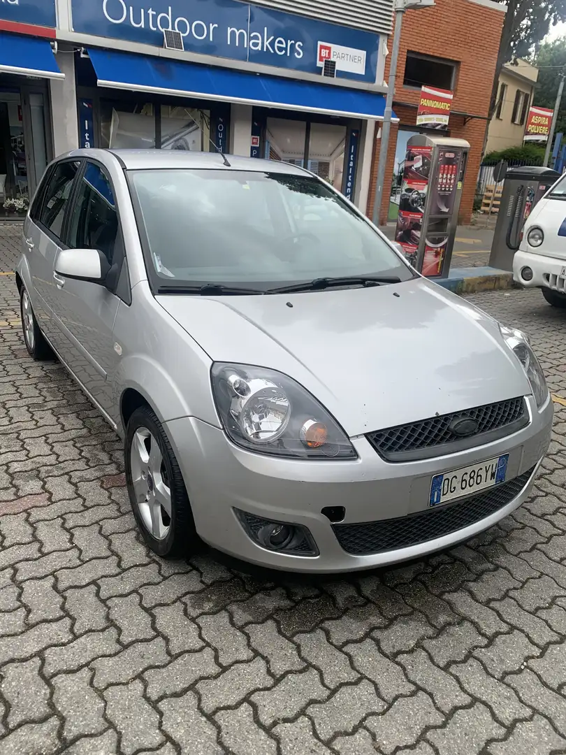 Ford Fiesta 5p 1.6 tdci Plus - 1