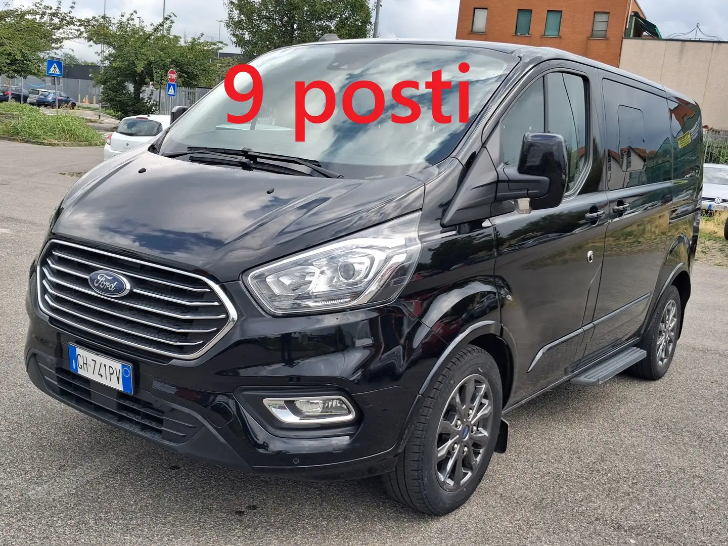 Ford Tourneo Custom L1 H1 Tit 2.0EcoBlue 185 Cv Auto Combi 9 posti Negru - 1