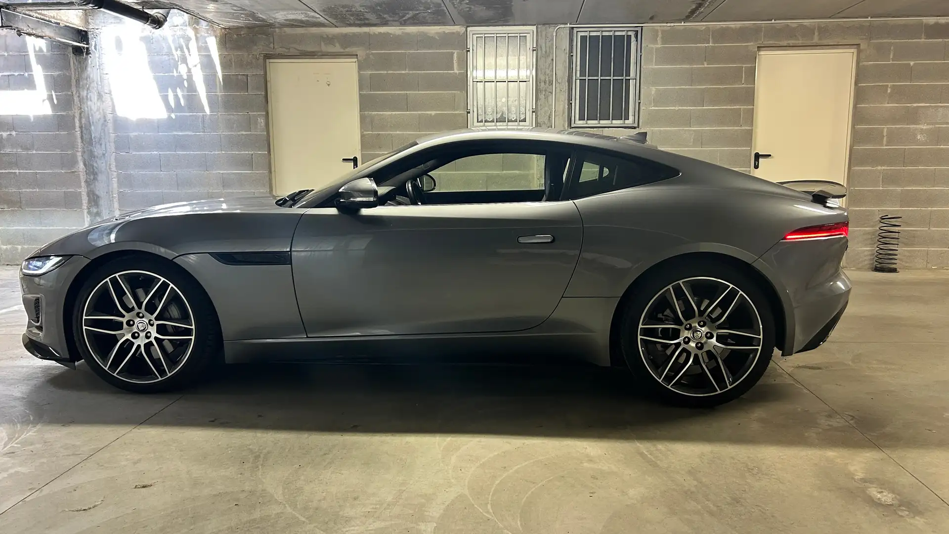 Jaguar F-Type F-Type Coupe 2.0 i4 First Edition rwd 300cv auto Gris - 2
