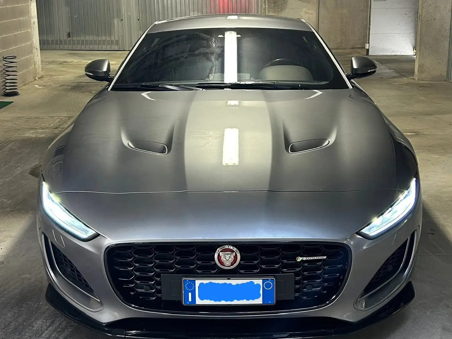 Jaguar F-Type F-Type Coupe 2.0 i4 First Edition rwd 300cv auto Gris - 1