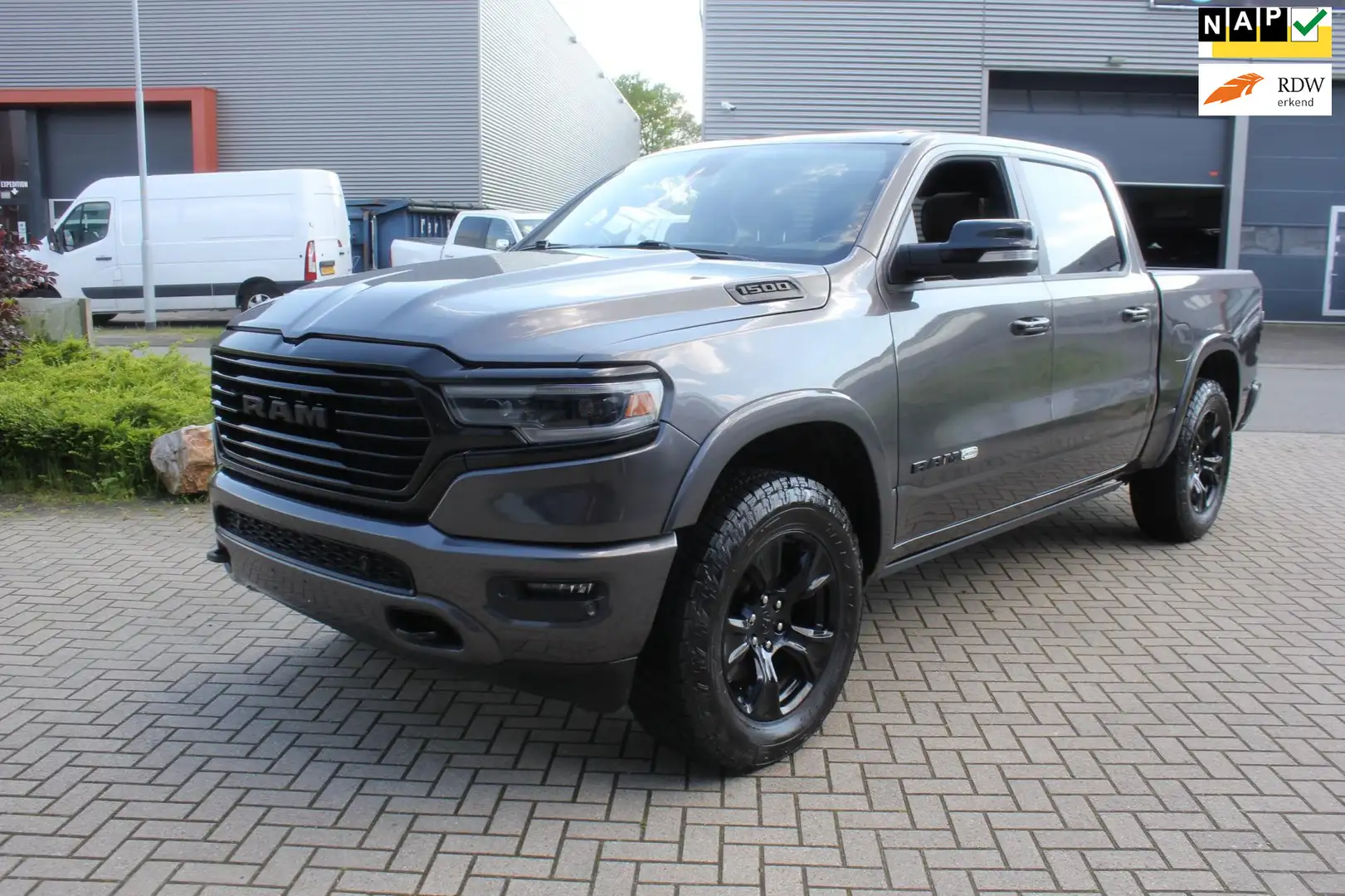 Dodge RAM 1500 V8 Long Horn 4x4 5.7 Hemi LPG Panorama Grijs - 1