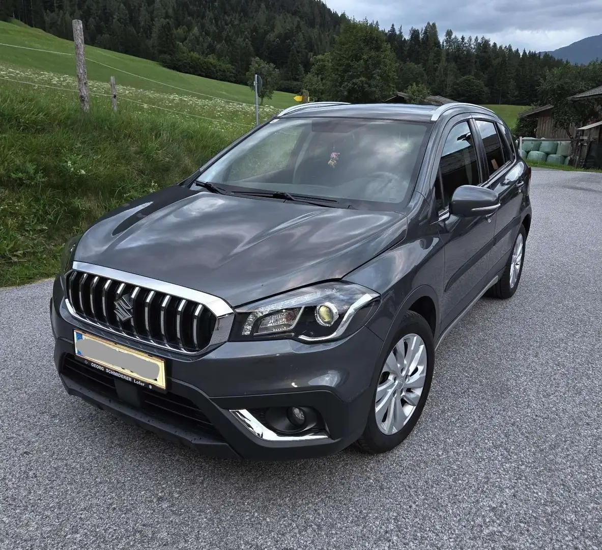 Suzuki SX4 S-Cross 1,0 DITC 4WD shine Grau - 1